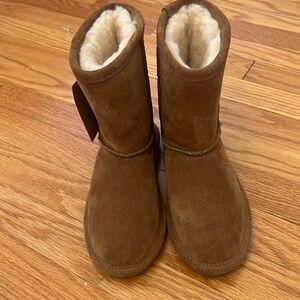 Kids Bearpaw boots